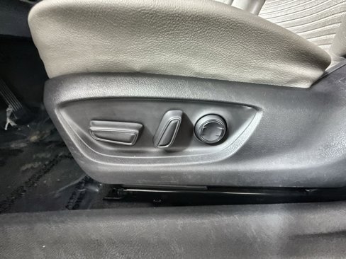 Used 2021 Toyota Camry SE image 14