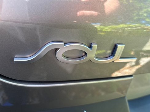 Used 2022 Kia Soul LX image 14