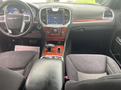 Used 2012 Chrysler 300 image 6