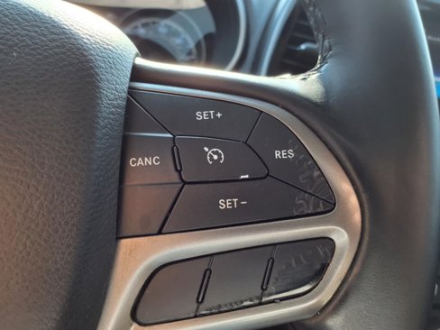 Used 2020 Jeep Cherokee Limited image 20