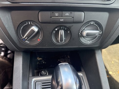 Used 2017 Volkswagen Jetta S image 12