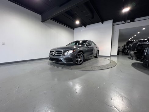 Used 2017 Mercedes-Benz E 300 4MATIC image 5