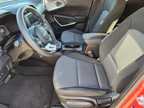 Certified 2024 Kia Soul LX image 11