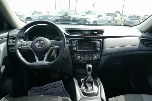 Used 2020 Nissan Rogue SV image 18
