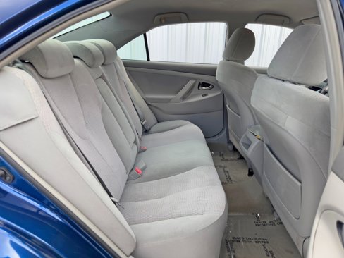 Used 2010 Toyota Camry image 31