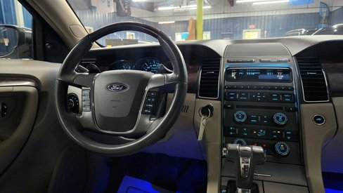 Used 2010 Ford Taurus Limited image 34