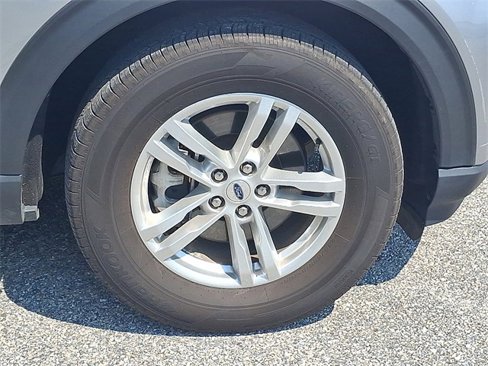 Used 2023 Ford Explorer XLT w/ Equipment Group 202A image 12