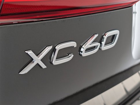 Used 2022 Volvo XC60 B5 Inscription w/ Protection Package Premier image 11