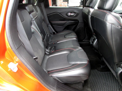 Used 2016 Jeep Cherokee Trailhawk w/ Comfort/Convenience Group image 40