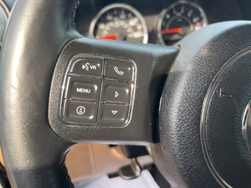 Used 2016 Jeep Wrangler Unlimited Sahara w/ Connectivity Group image 17
