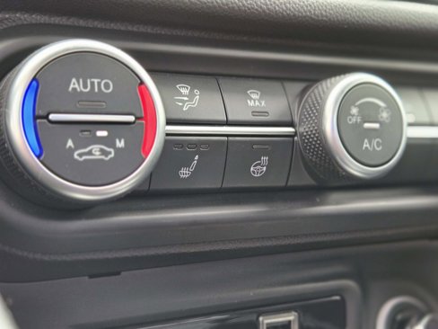 Used 2024 Alfa Romeo Giulia Ti image 31