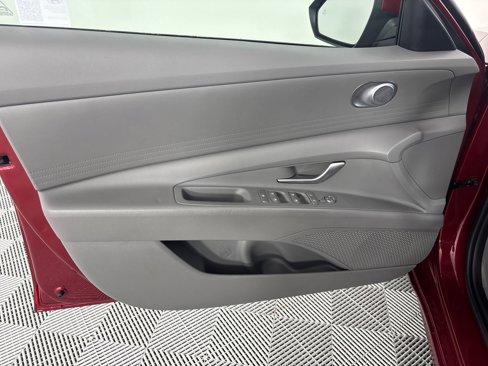 Used 2024 Hyundai Elantra SE image 22