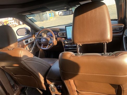 Used 2021 Ford Explorer King Ranch w/ Premium Technology Package image 18
