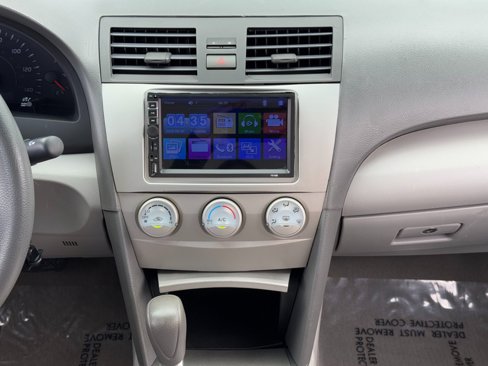 Used 2010 Toyota Camry image 21