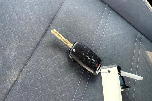 Used 2016 Kia Sorento LX image 12