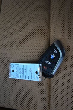 New 2024 BMW 330i Sedan w/ Convenience Package image 31