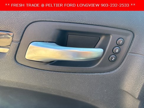 Used 2015 Chrysler 300 C w/ Light Group image 11
