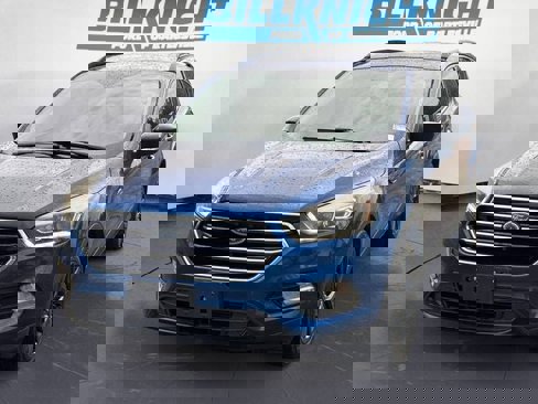 Used 2017 Ford Escape SE w/ Equipment Group 201A image 1