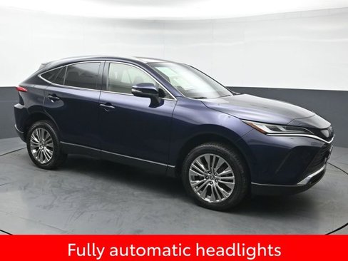 Certified 2022 Toyota Venza XLE image 9