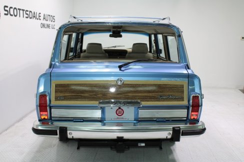 Used 1991 Jeep Grand Wagoneer image 4