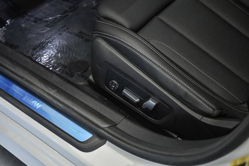 Certified 2022 BMW 330e w/ Premium Package image 21
