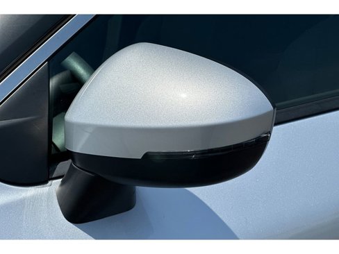 Used 2022 Nissan Rogue SV image 51