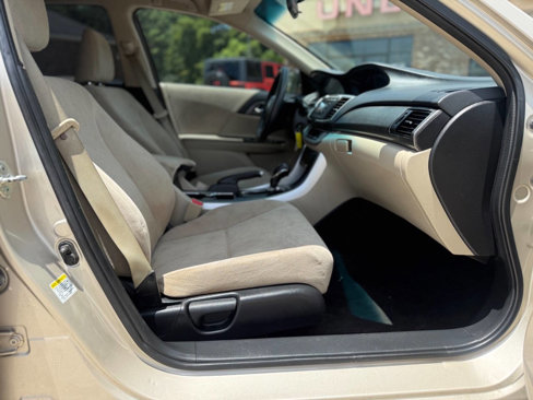 Used 2013 Honda Accord LX image 18