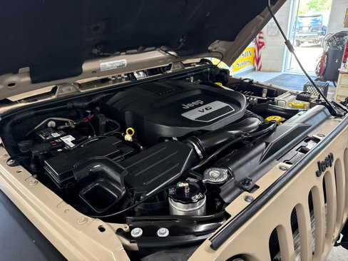 Used 2016 Jeep Wrangler Rubicon w/ Power Convenience Group image 62