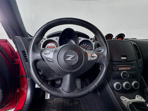 Used 2011 Nissan 370Z Coupe image 11