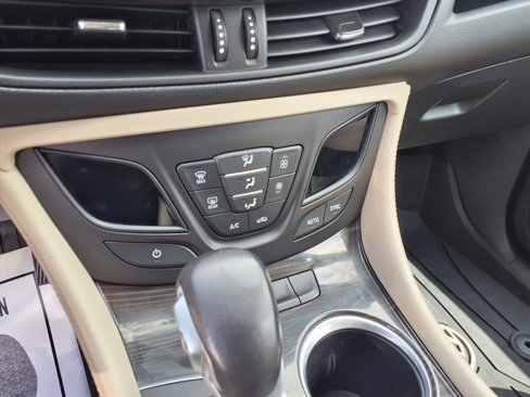 Used 2020 Buick Envision Essence image 21