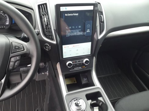 Used 2024 Ford Edge SE image 35