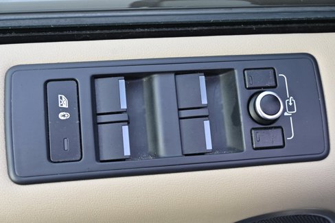Used 2015 Land Rover Range Rover Sport HSE image 23