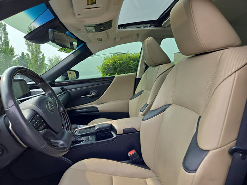 Used 2021 Lexus ES 250 w/ Premium Package image 13