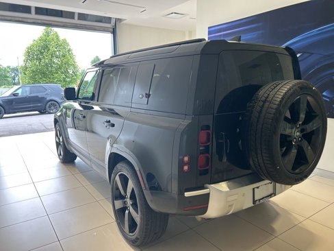 Used 2023 Land Rover Defender 110 S image 2