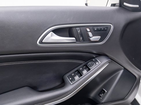 Used 2019 Mercedes-Benz GLA 250 4MATIC image 13