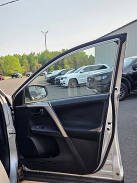 Used 2015 Toyota RAV4 LE image 21