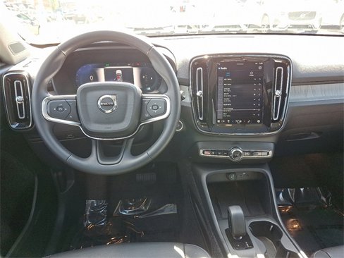 New 2025 Volvo XC40 B5 Core w/ Protection Package Premier image 9