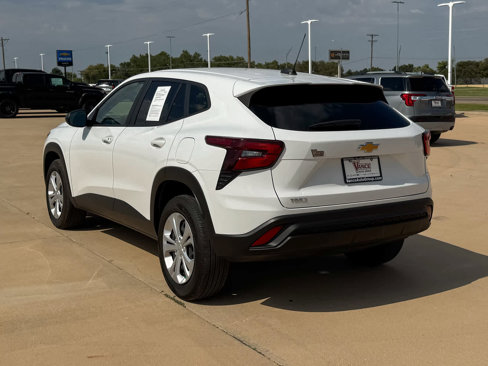 Used 2024 Chevrolet Trax LS image 4