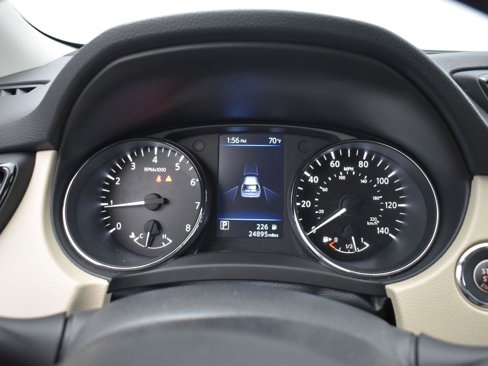 Used 2019 Nissan Rogue SV image 12