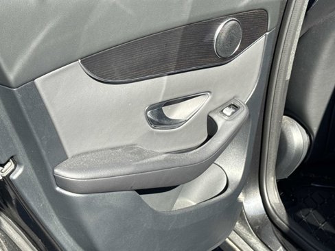 Used 2021 Mercedes-Benz GLC 300 4MATIC image 10