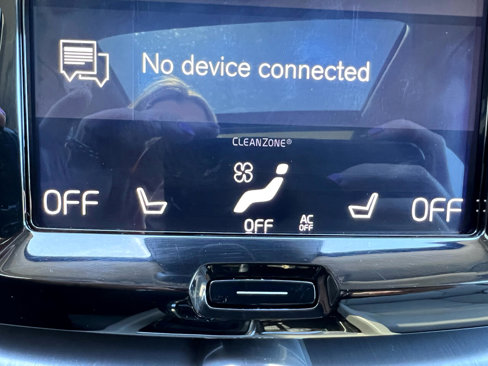 Used 2020 Volvo XC60 T5 Momentum image 27