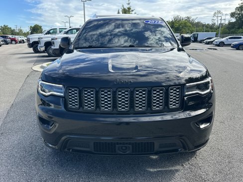 Used 2022 Jeep Grand Cherokee Laredo X image 3