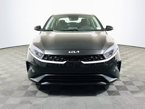 Used 2023 Kia Forte LXS w/ LXS Technology Package image 3
