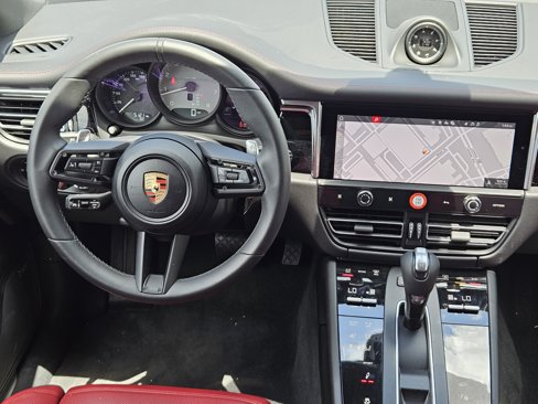 Certified 2025 Porsche Macan S image 35