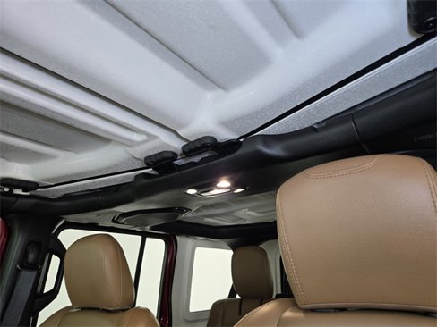 Used 2022 Jeep Wrangler Unlimited Sahara w/ Cold Weather Group image 11