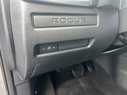 Used 2021 Nissan Rogue S image 15