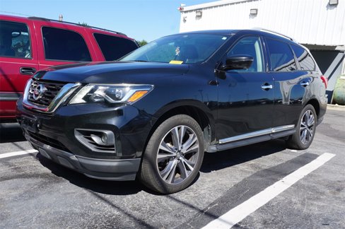 Used 2020 Nissan Pathfinder Platinum image 1