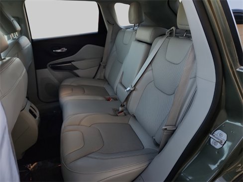 Used 2021 Jeep Cherokee Latitude Lux w/ Comfort/Convenience Group image 27