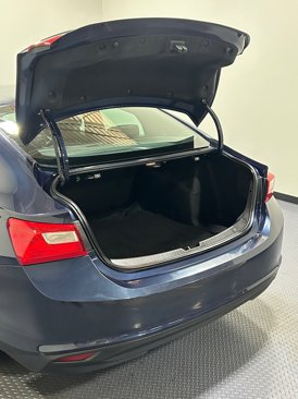 Used 2016 Chevrolet Malibu LT w/ Leather Package image 10