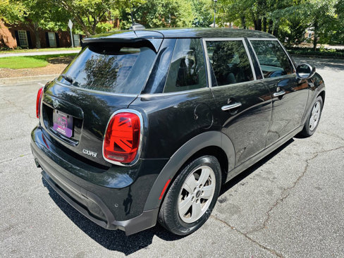 Used 2022 MINI Cooper 4-Door Hardtop w/ Storage Package image 10
